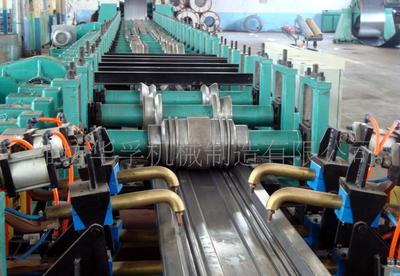 【全自動(dòng)車廂板成型機(jī)設(shè)備(圖) 汽車型材輥壓成型機(jī) 廠家直銷】?jī)r(jià)格_廠家_圖片 -